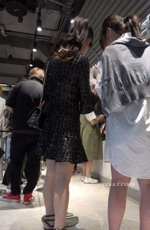 4K – 餐厅偶遇点餐的性感高跟街拍美女 [1.77 GB/MP4]