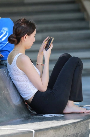 黑色紧身裤辣妈