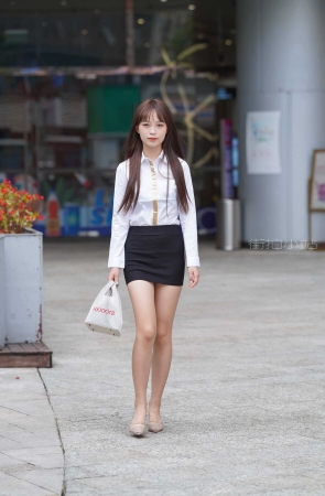 [凯恩专区] 制服长腿美女 【图片➕视频】