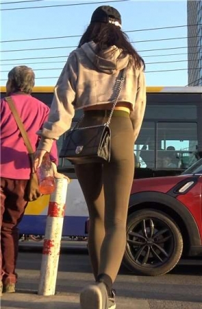 4k-紧身瑜伽弹力裤性感小清新美女 [2.16 GB]