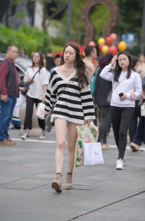 肉肉的大白腿，好想