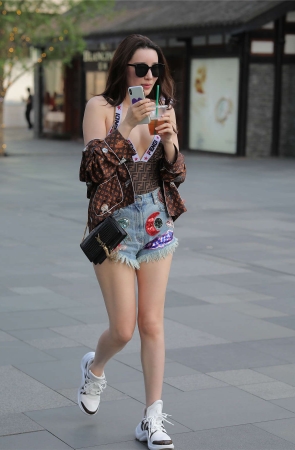 活力青春牛仔短裤