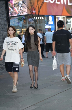 街拍好身材一步裙美女
