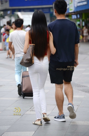 红杉白裤长发妹子（15P）