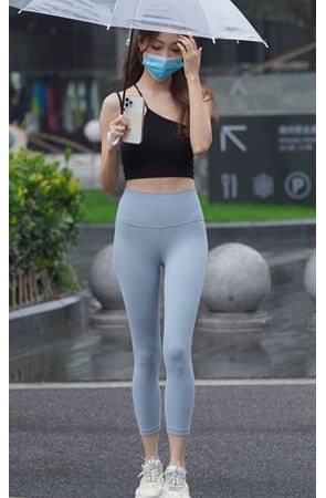 甜美可人运动女孩【套图+视频】