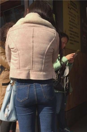 丰臀紧身蓝牛高跟小姨子 [584 MB]