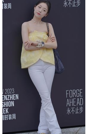 黄衣白裤小姐姐(111P)