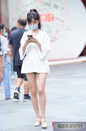 白花花的清秀美腿女孩3A1006[564M]