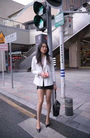 魂魂街拍作品&那个女人~包臀皮短裙 【套图+视频】