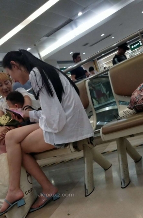 4K – 大长腿s妇 [628 MB/MP4]