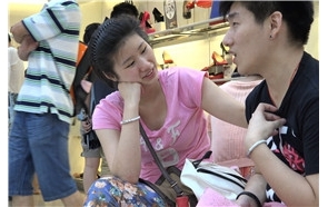 4K – 热恋中的花裤子美眉 [757 MB/MP4]