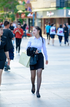 黑丝，白衬衫的职工装，特好看