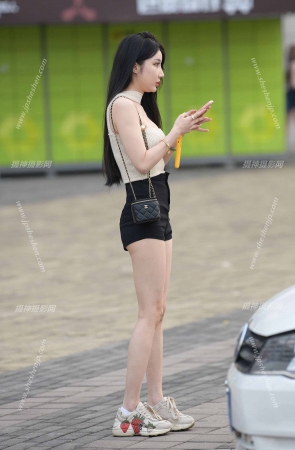 像奢侈品一样走哪都走光/231021-3-51 14P