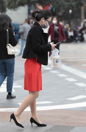 肉丝街拍高跟shaofu