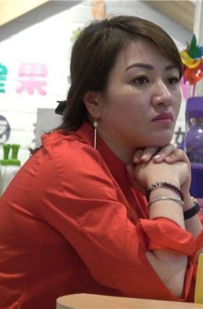 4k-红衬衫成熟性感美女街拍高跟