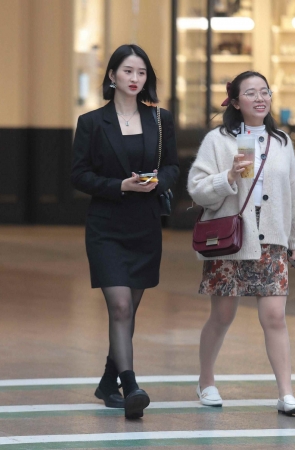 气质街拍黑丝shaofu