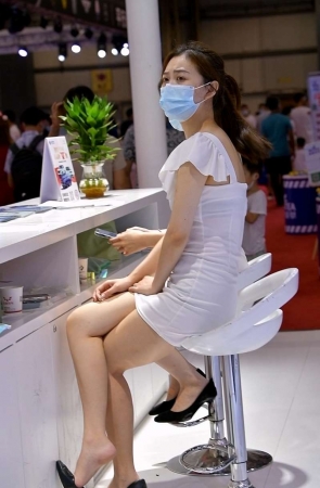 展会极品美腿柜姐3分03秒 [958 MB/MP4]