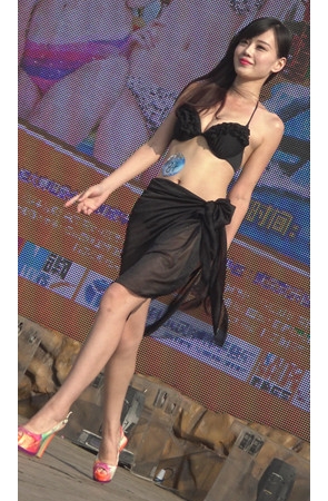 漂亮的比基尼小姐姐