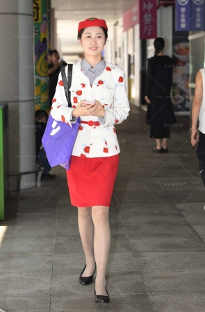 24612-26=41√似曾相遇？丝袜素人职员 10P