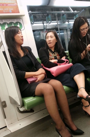 高跟，丝袜，紧身裙成熟美女