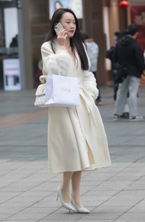 街拍肉丝高跟shaofu