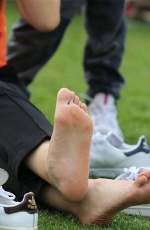 No1619 面容姣好的美少妇露出了光滑红润的足底