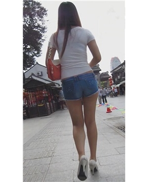 街拍极品短热裤高跟长腿颜值美女姐姐 [274 MB]