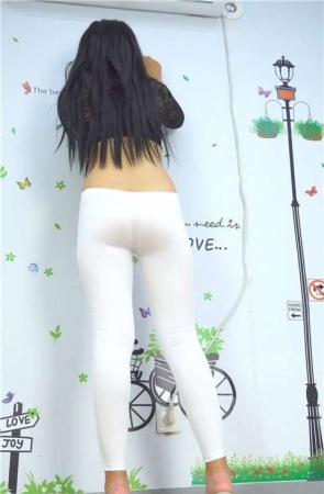 4K 超薄紧身裤性感美臀模特背面热舞 [2.29 GB]