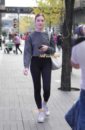 清秀漂亮的俄罗斯姑娘