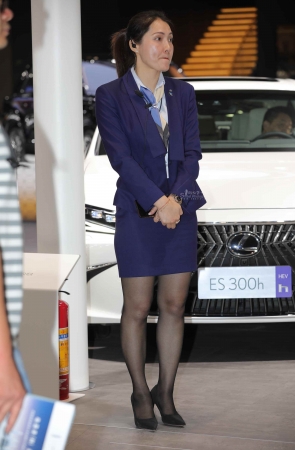 【街拍心灵】雷克萨斯销售主管街拍黑丝细高跟
