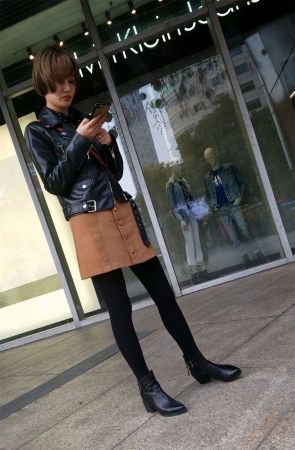 黑色丝袜极品长腿短裙短发漂亮女神