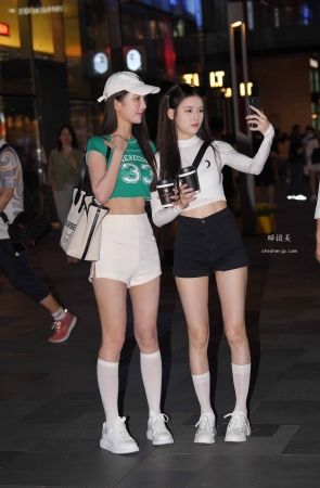 2199-8+74小腿袜闺蜜 3P