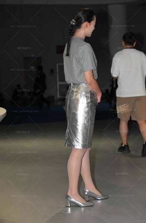 25830-24-90√问界-旺夫相十足的肉丝美人哈哈哈