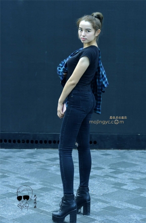 牛仔裤高跟鞋性感无比