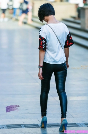 李欢原创——–皮裤，丰腴（24P）