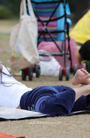 年轻貌美好身材女神