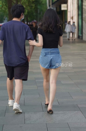 可人热裤小女友