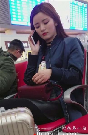 4k-街拍颜值爆表高冷丝袜打底裤美女