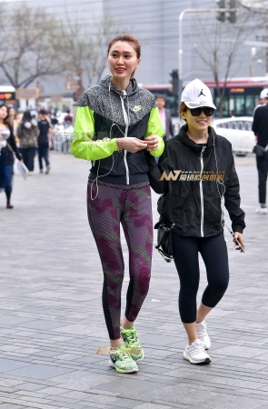 左手倒影赛帖：高模特紧裤包臀