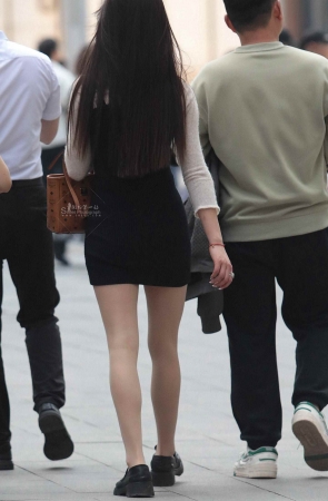 街拍肉丝少妇-13P