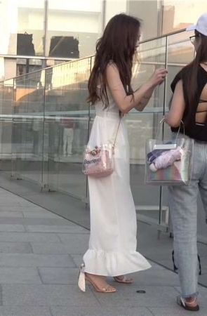 4K – 美若天仙白色长裙凉高美足女神第一部 [3.61 GB/avi]