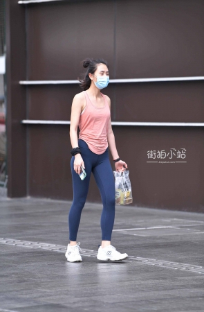 小姐姐气色不错