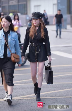 白白净净的小姐姐3A2723[1.44G]