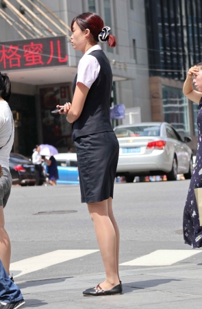 银行Office Lady — 走着走着就滑下来了