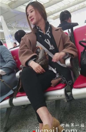 4k-性感美腿头戴墨镜颜值爆表美女姐姐