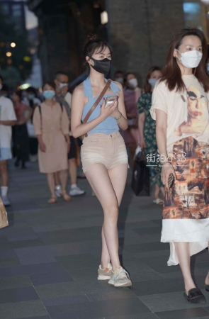 夜拍大长腿小姐姐