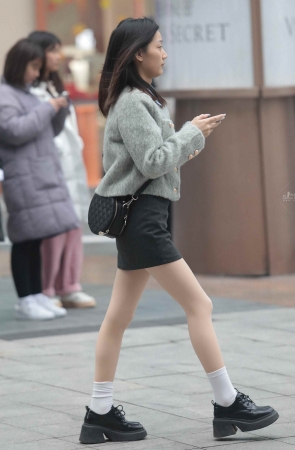 街拍肉丝妹子-13p