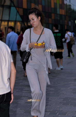 傍晚偶遇性感少妇