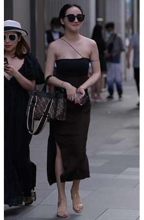 一字抹胸装小姐姐(80P)[1.66G/JPG]