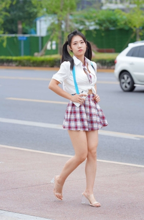 盛夏作品 马尾辫女孩